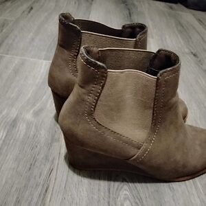 Stylish Tan Ankle Boots
